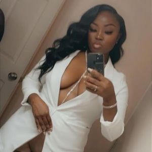 Meet your Posher, Paris